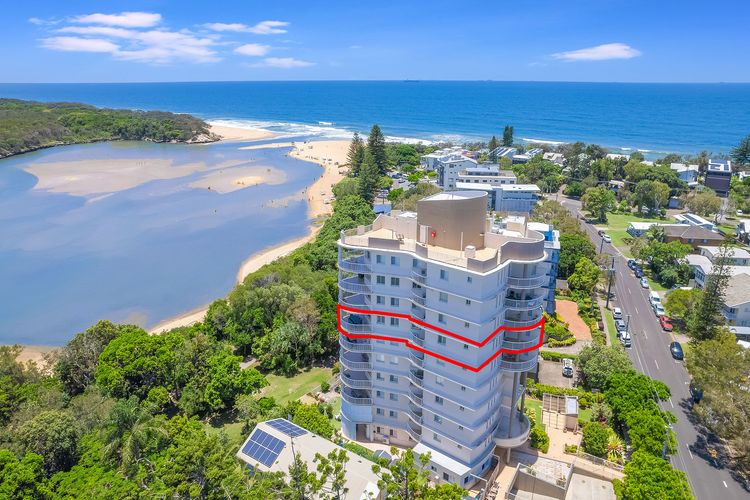 THE ENTRANCE UNIT 13