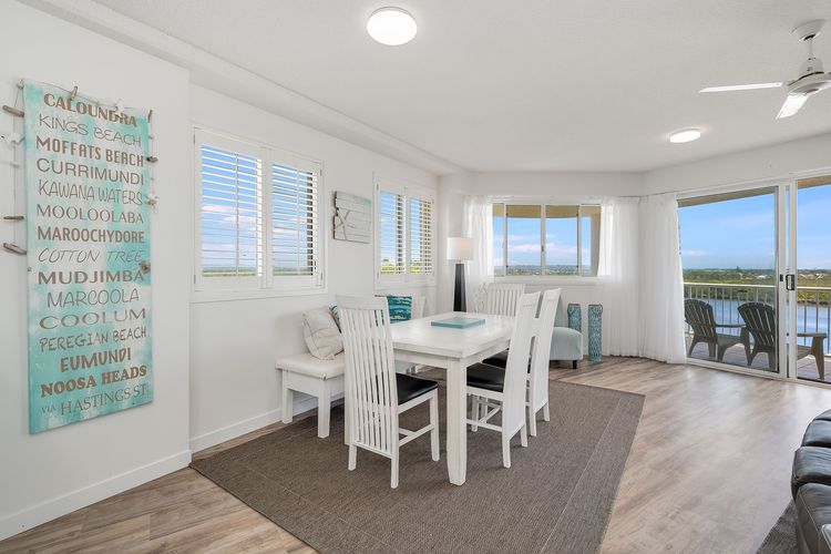 THE ENTRANCE UNIT 13