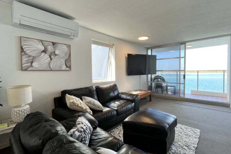 PUMICESTONE CHASE UNIT 5