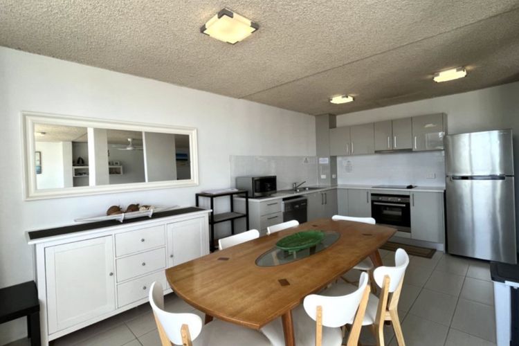 Dining & Kitchen area