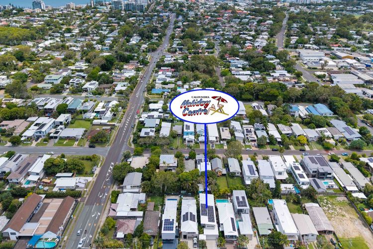 TRANQUIL PALMS – WALK TO BEACH, CAFÉS & COASTAL PATH