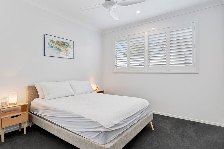 TRANQUIL PALMS – WALK TO BEACH, CAFÉS & COASTAL PATH