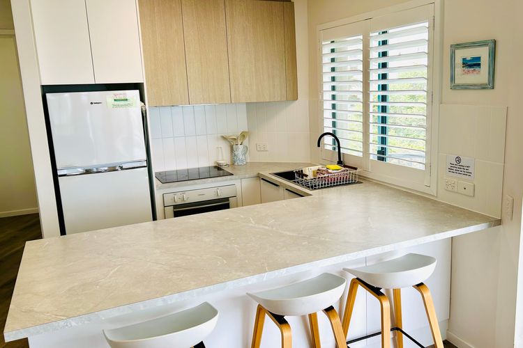 CAMPBELLS COVE UNIT 11