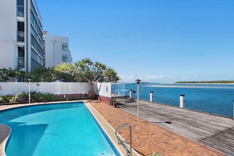 PUMICESTONE CHASE UNIT 8