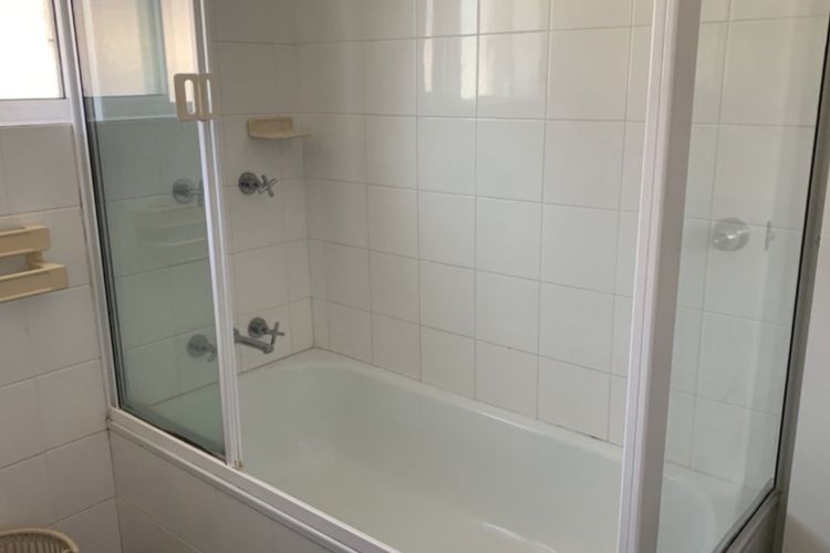 Bathroom with Bath tub