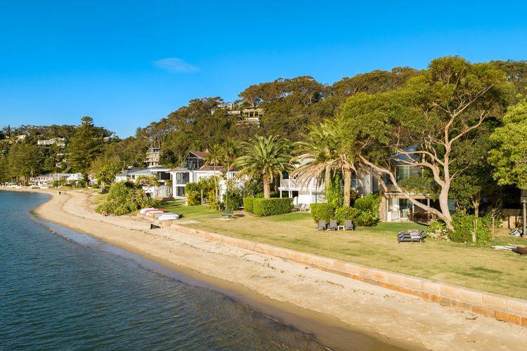 SHELL HOUSE ON ILUKA
