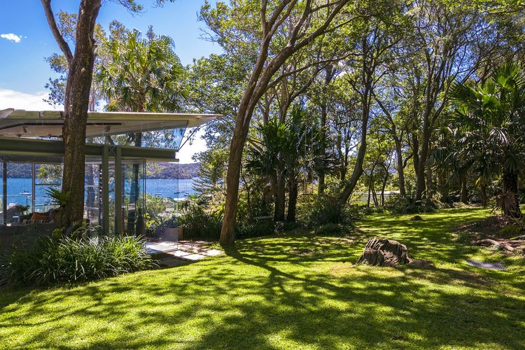 THE GLASS HOUSE