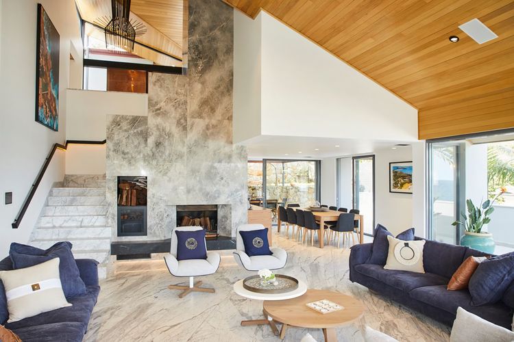 ABSOLUTE BEACHFRONT