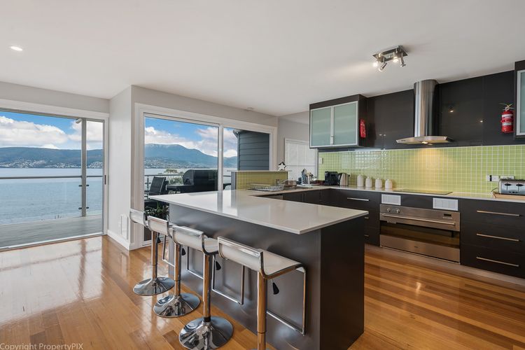Oceana Escape panoramic views luxury and space