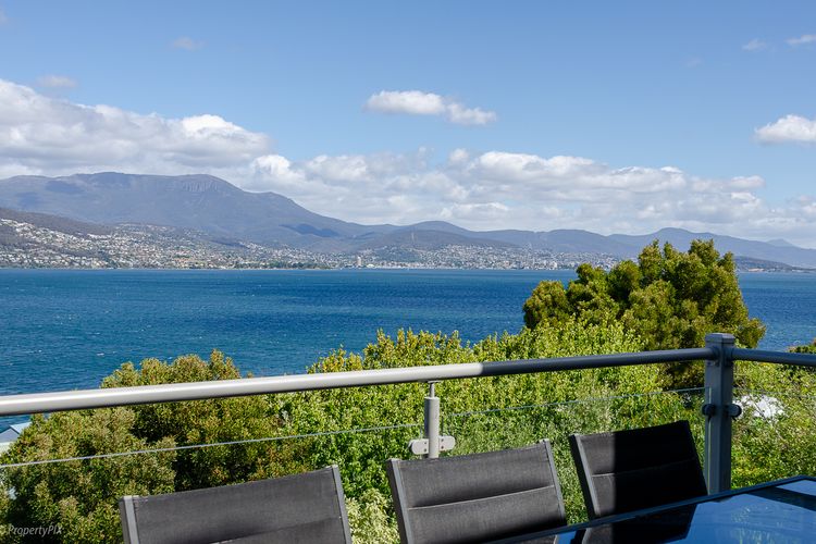 Oceana Escape panoramic views luxury and space