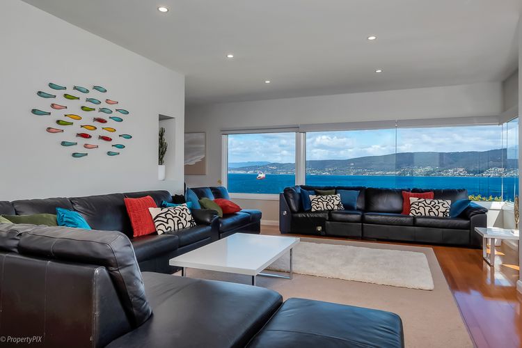 Oceana Escape panoramic views luxury and space