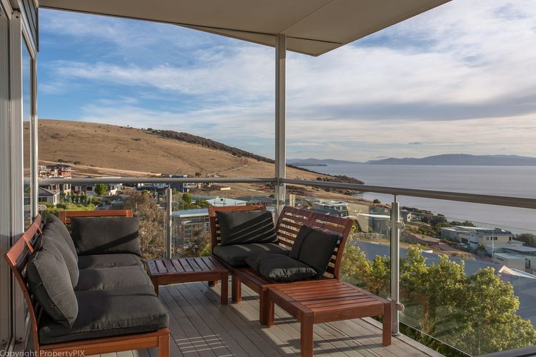Oceana Escape panoramic views luxury and space