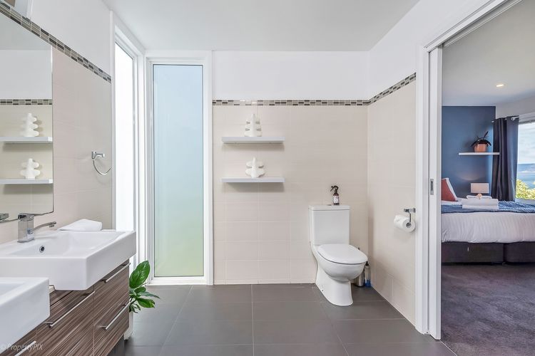 ensuite (bedroom 1 upstairs)