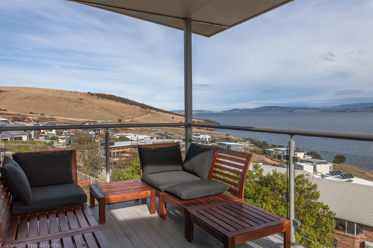 Oceana Escape panoramic views luxury and space