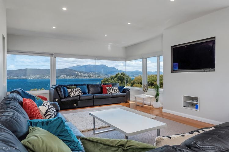 Oceana Escape panoramic views luxury and space
