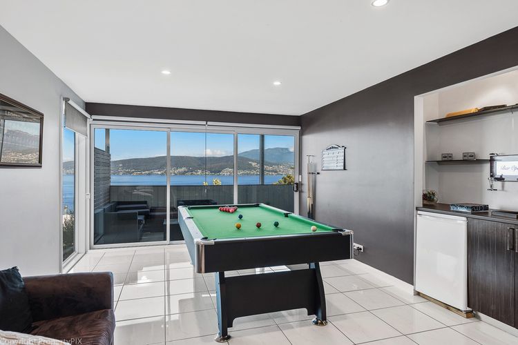 Oceana Escape panoramic views luxury and space