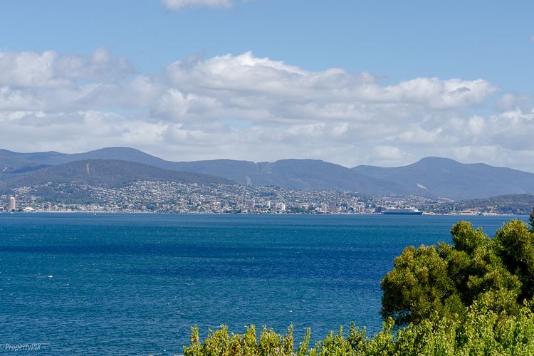 Oceana Escape panoramic views luxury and space