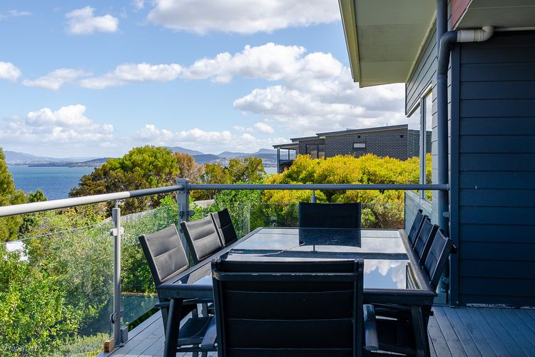 Oceana Escape panoramic views luxury and space