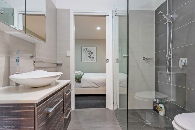 two-way bathroom (adjoining bedroom 2 upstairs)