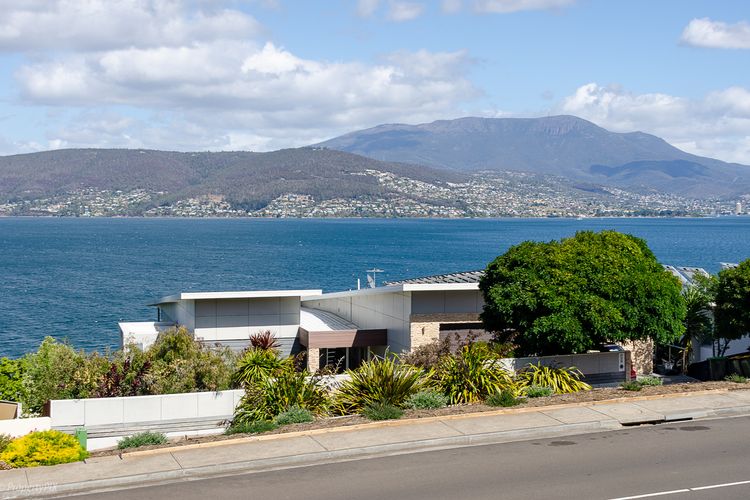 Oceana Escape panoramic views luxury and space