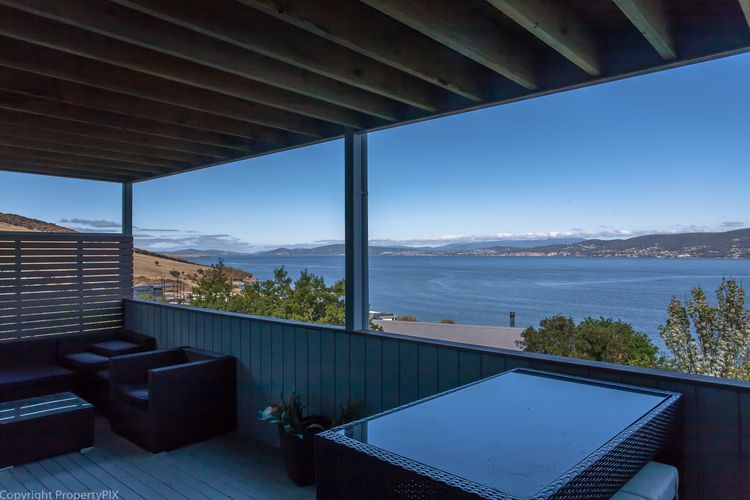 Oceana Escape panoramic views luxury and space