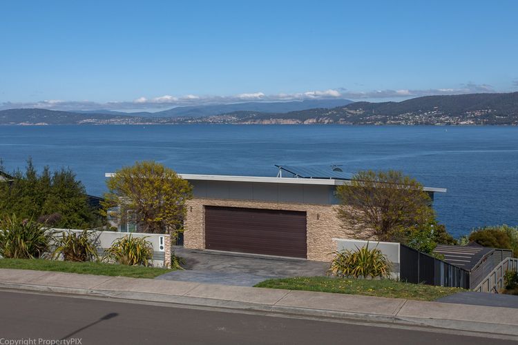 Oceana Escape panoramic views luxury and space