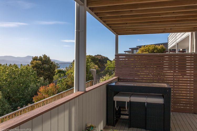 Oceana Escape panoramic views luxury and space