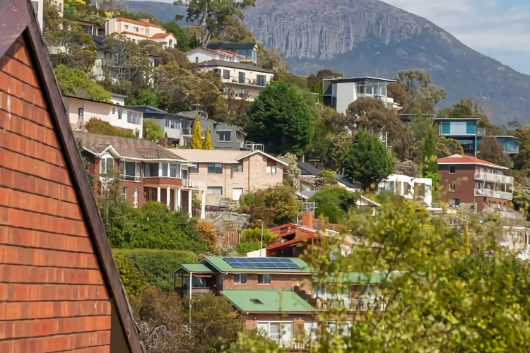 The View 2 bed unit with stunning Hobart outlook