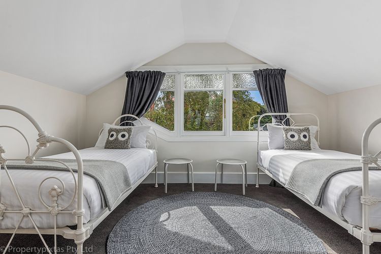 Best on Burnett best location parking sleeps 8