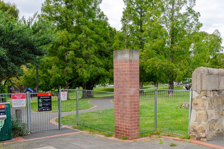 Soundy Park 5 minute walk