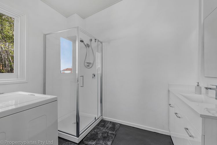 Best on Burnett best location parking sleeps 8