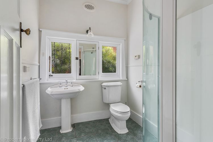 Best on Burnett best location parking sleeps 8