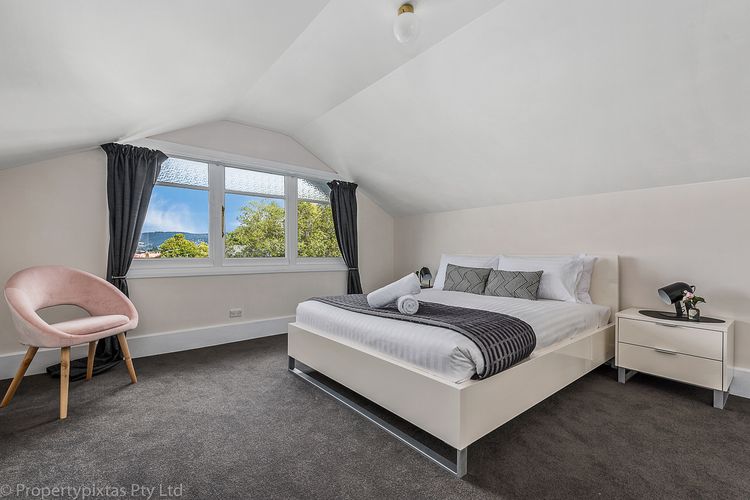 Best on Burnett best location parking sleeps 8