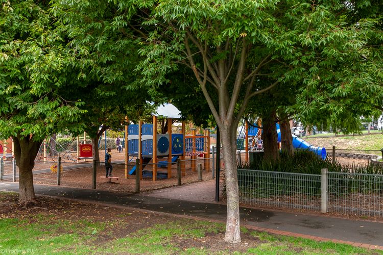 Soundy Park 5 minute walk