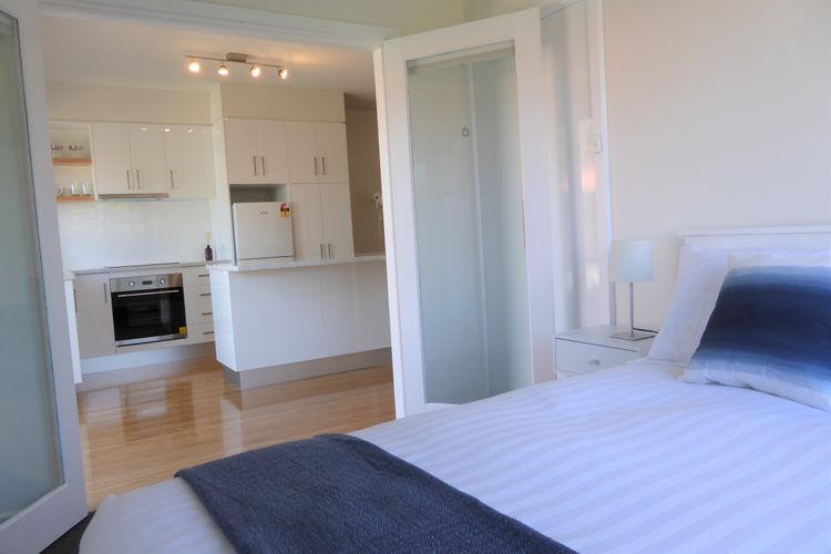 View Street Apartment Car park 650m to shops