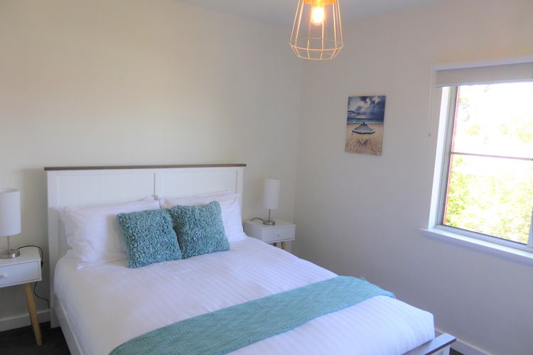 View Street Apartment Car park 650m to shops