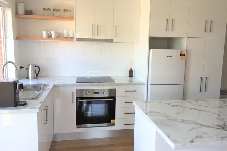 View Street Apartment Car park 650m to shops