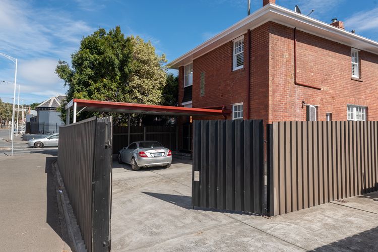 Best on Letitia Central spacious stylish sleeps 6