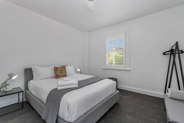 Best on Letitia Central spacious stylish sleeps 6