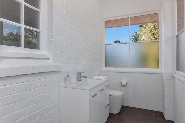 Best on Letitia Central spacious stylish sleeps 6