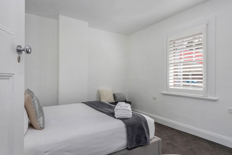 Best on Letitia Central spacious stylish sleeps 6