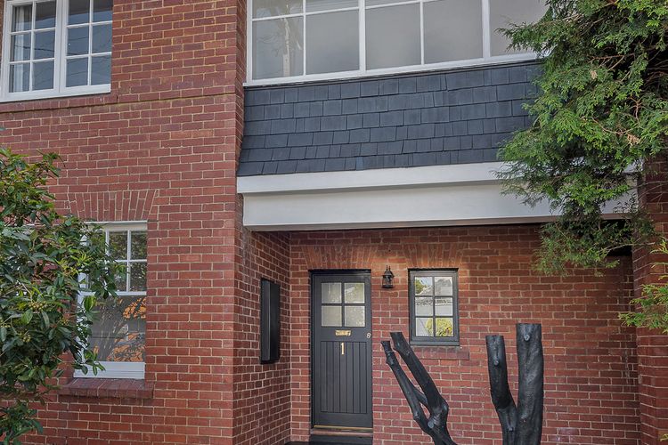 Best on Letitia Central spacious stylish sleeps 6