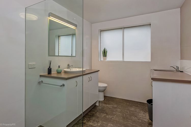 Combined bathroom/laundry