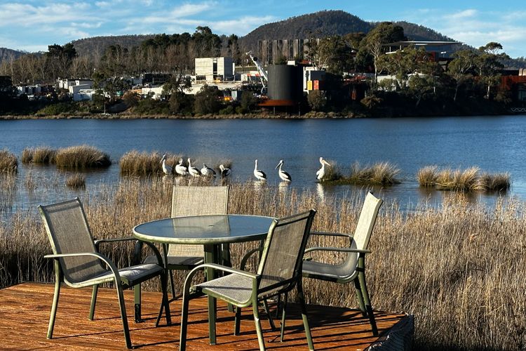 Pelican Place – absolute waterfront overlooking MONA