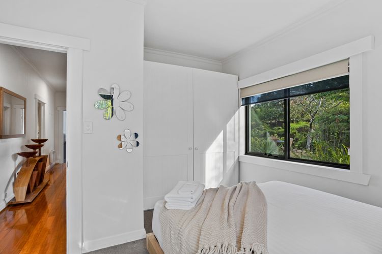 Bedroom 3 - Queen bed (includes desk and beautiful  garden view)