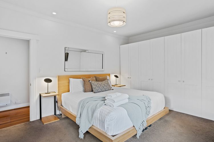 King bedroom (includes ensuite, tv and stunning garden view)