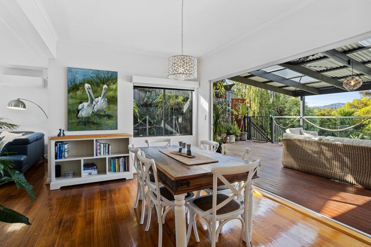 Pelican Place – absolute waterfront overlooking MONA