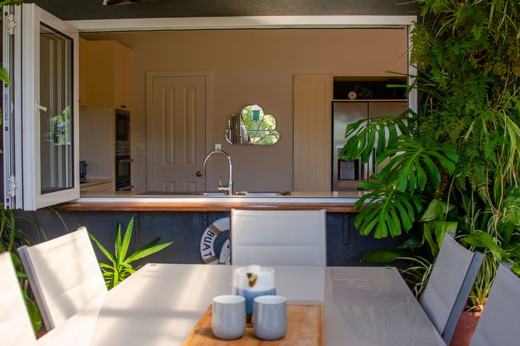 Pelican Place – absolute waterfront overlooking MONA