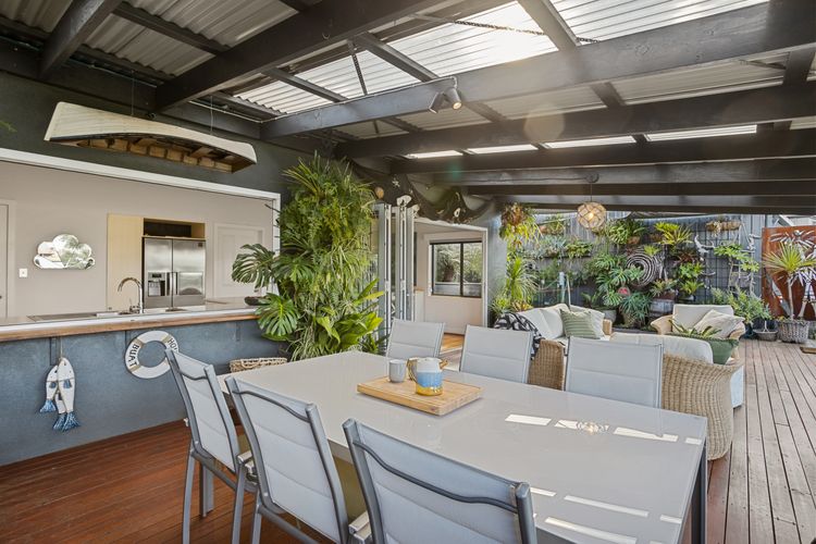 Pelican Place – absolute waterfront overlooking MONA