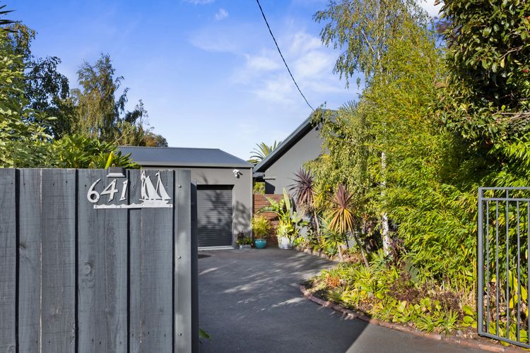 Pelican Place – absolute waterfront overlooking MONA